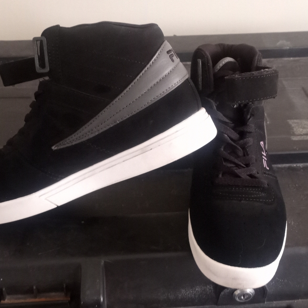 Fila tennis shoes